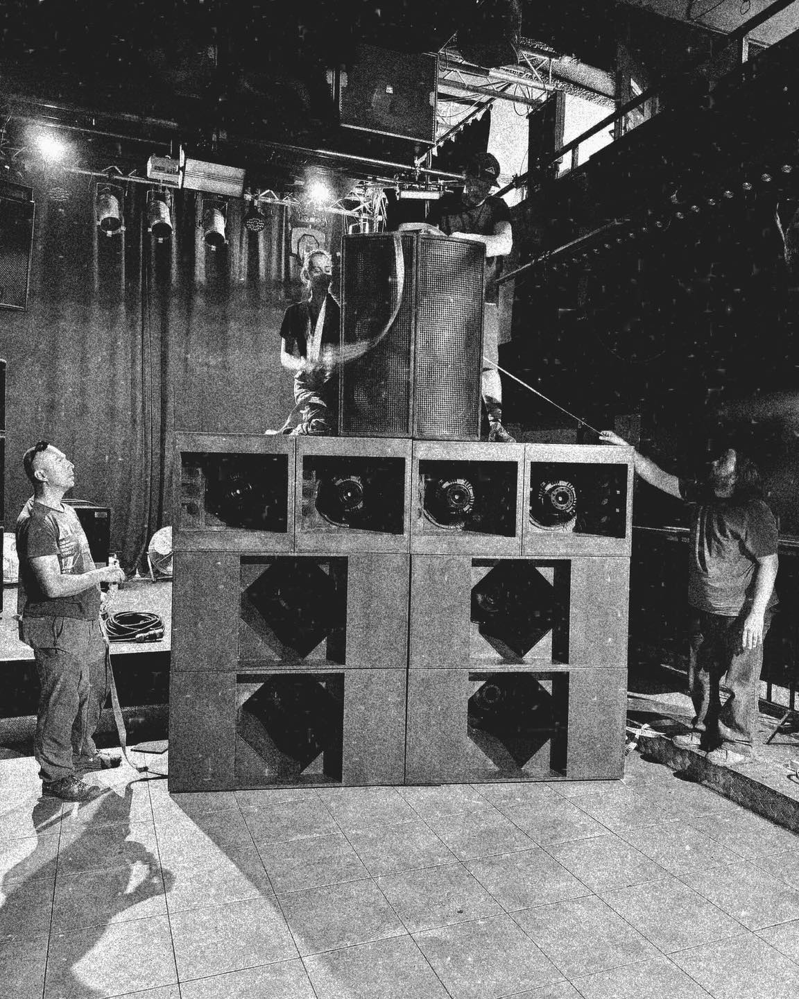 Conscious Soldiers soundystem on road 2025 aneb, kde můžete letos slyšet naše krabice 🎶
3.5. - Dub Club Prague
16-17.5. - For Rest Fest (Zlin)
17-20.7. - Sunrice (Skiareál Miroslav)
Srpen - TBA (Olomoucký kraj)